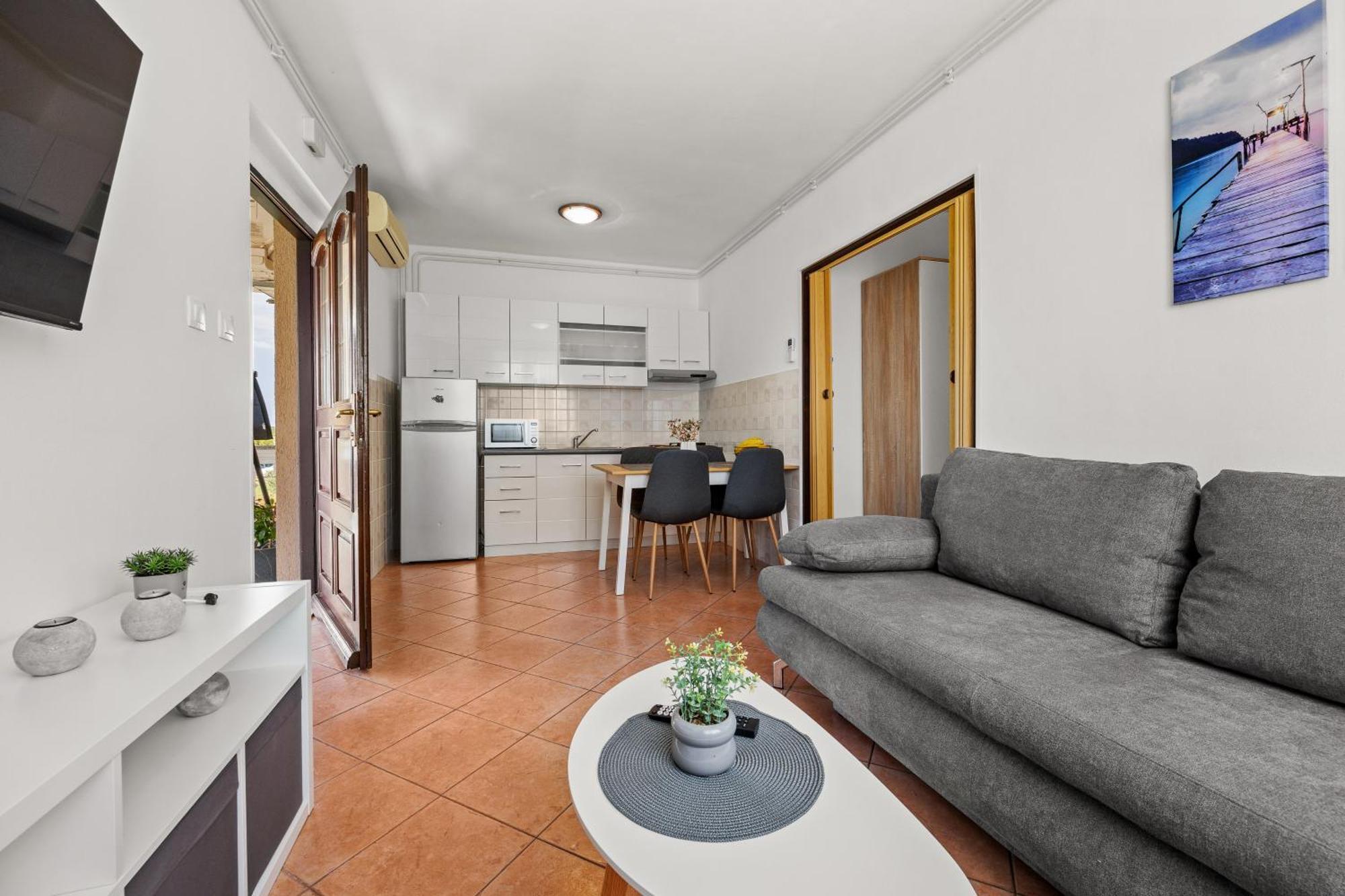Apartment Danica Valtura Luaran gambar
